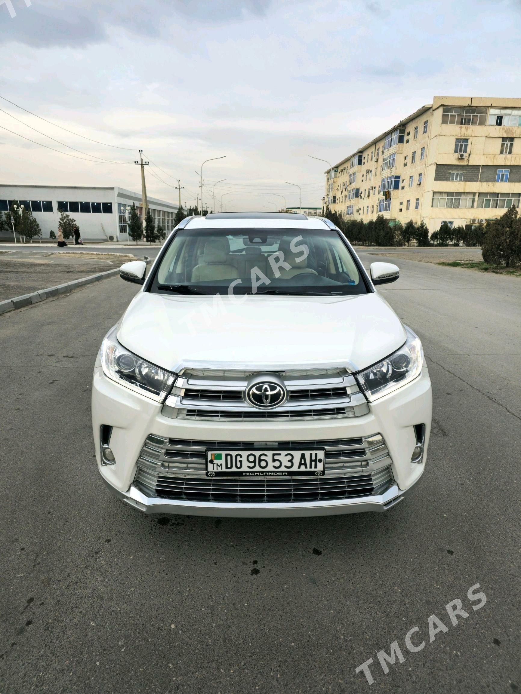 Toyota Highlander 2018 - 430 000 TMT - Бузмеин ГРЭС - img 8