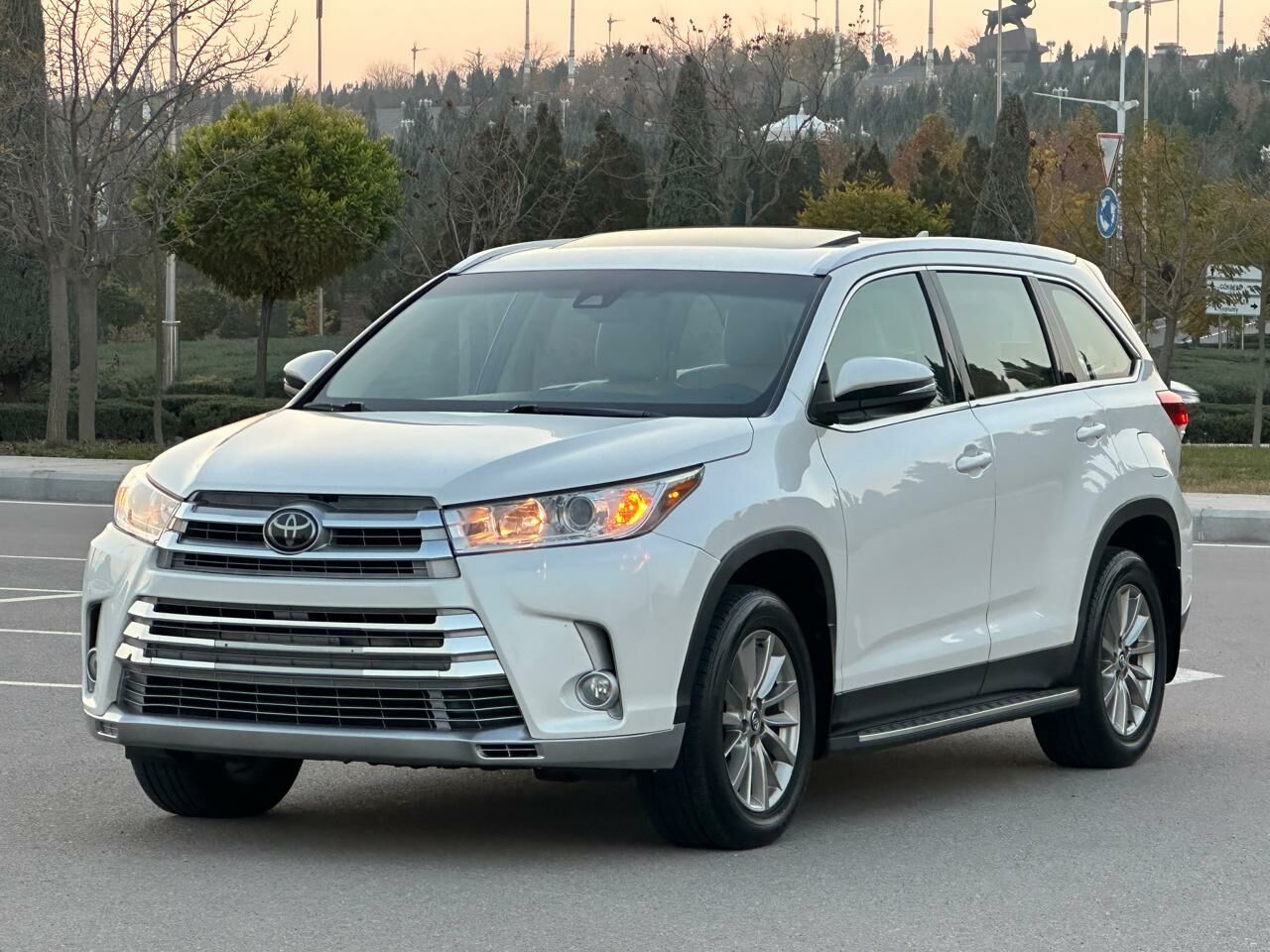 Toyota Highlander 2019 - 481 000 TMT - Ашхабад - img 3