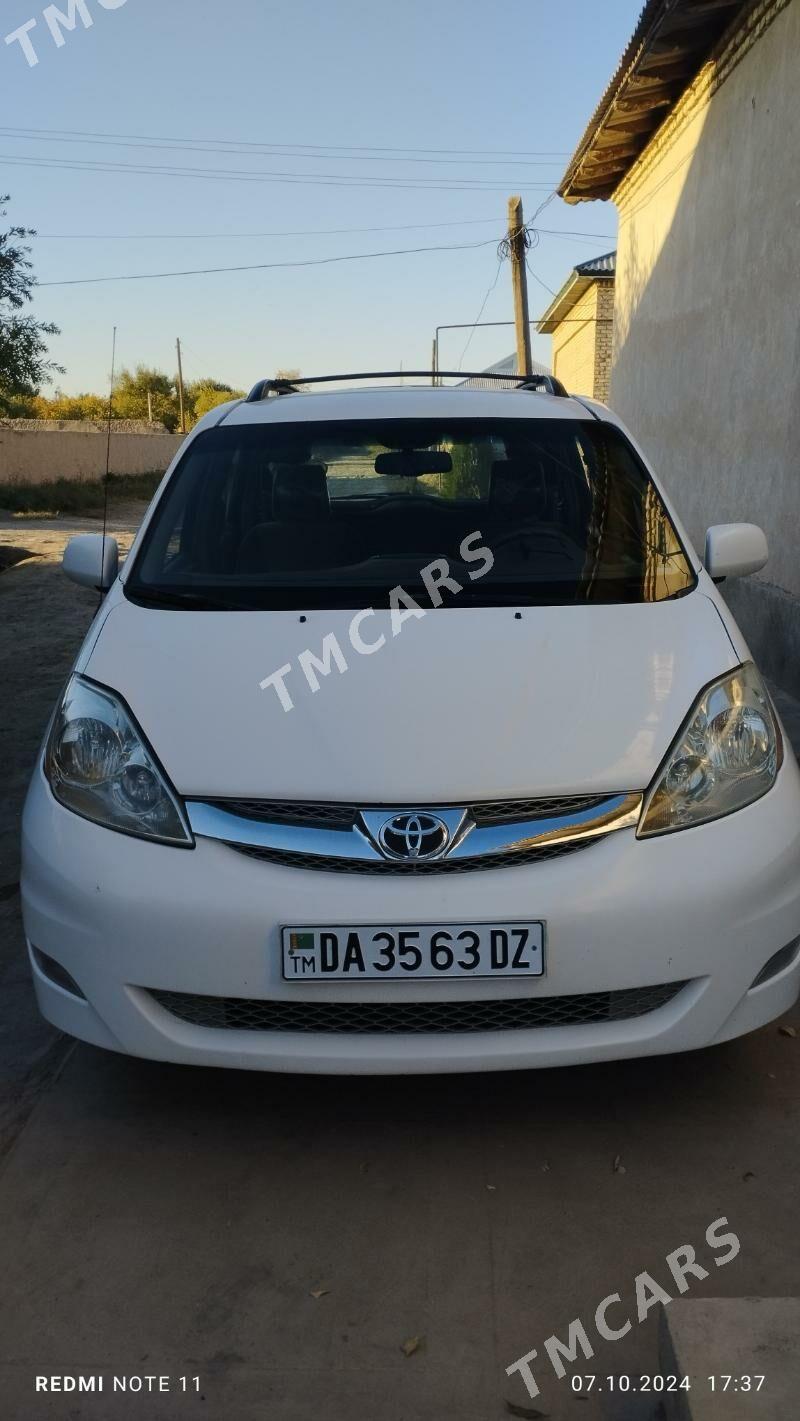 Toyota Sienna 2009 - 222 000 TMT - Köneürgenç - img 2