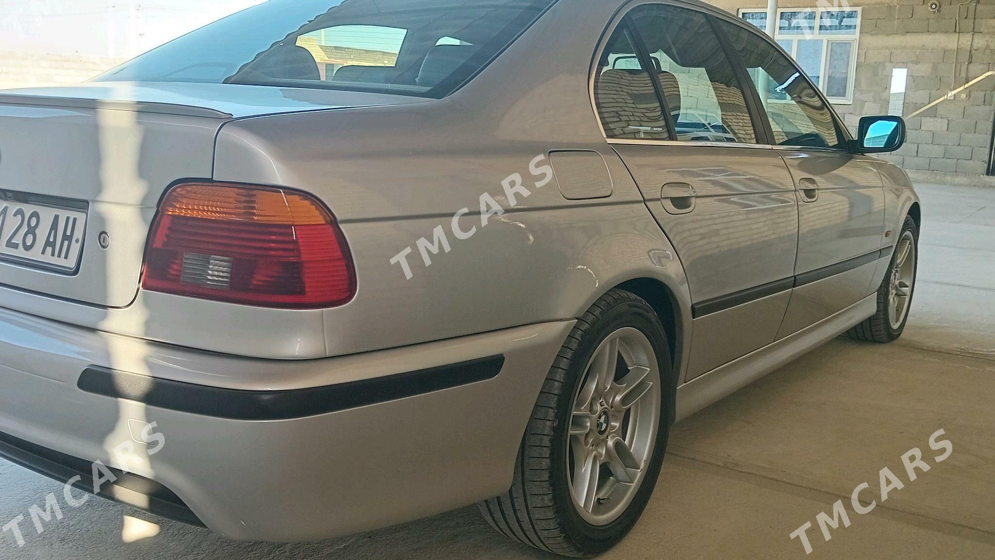 BMW 528 2001 - 125 000 TMT - Kaka - img 2