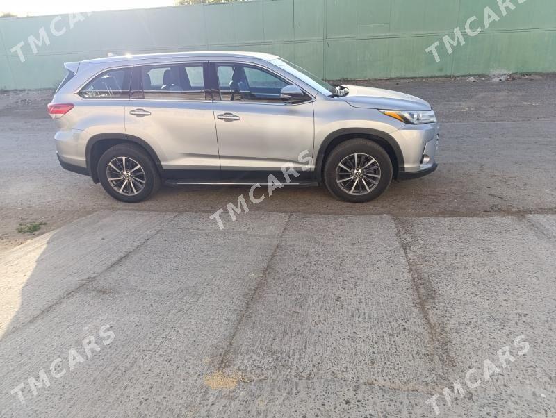 Toyota Highlander 2019 - 430 000 TMT - Türkmenabat - img 3