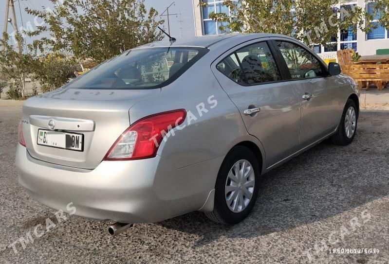 Nissan Versa 2012 - 99 000 TMT - Türkmenbaşy - img 3