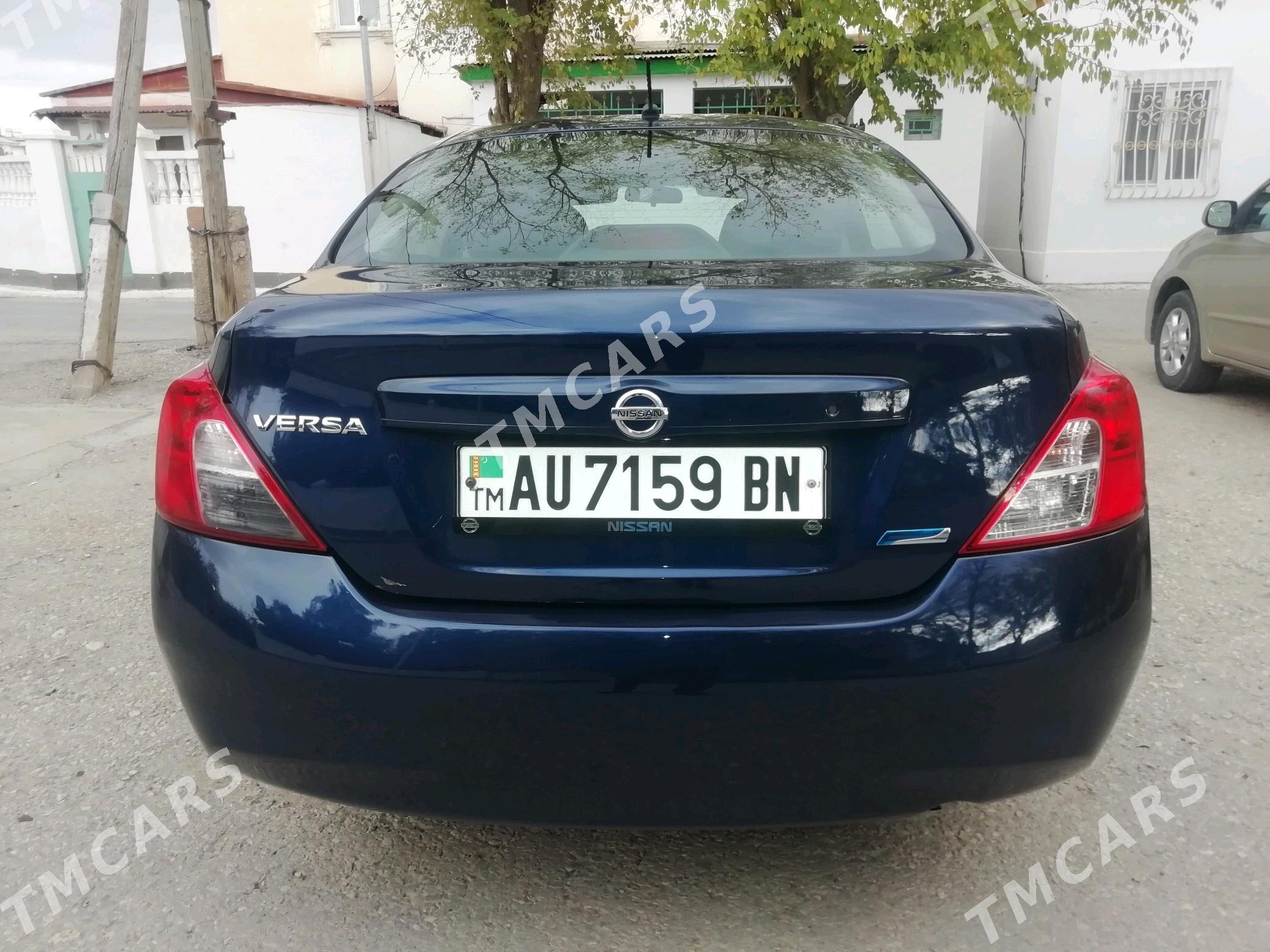 Nissan Versa 2012 - 87 000 TMT - Балканабат - img 3