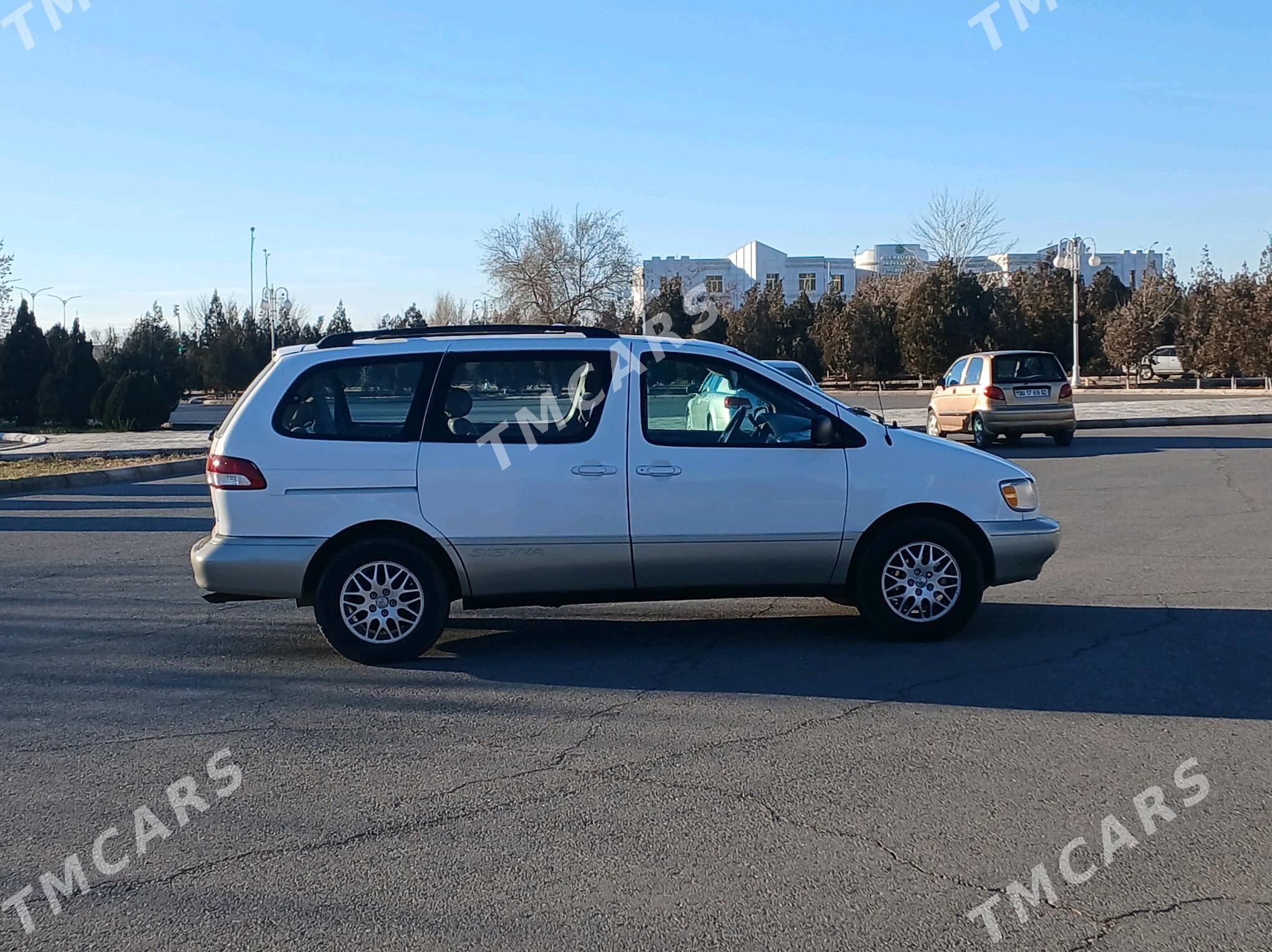 Toyota Sienna 2000 - 135 000 TMT - Губадаг - img 4