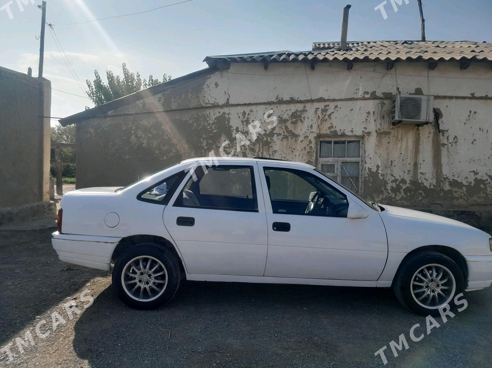 Opel Vectra 1993 - 30 000 TMT - Бахарден - img 3