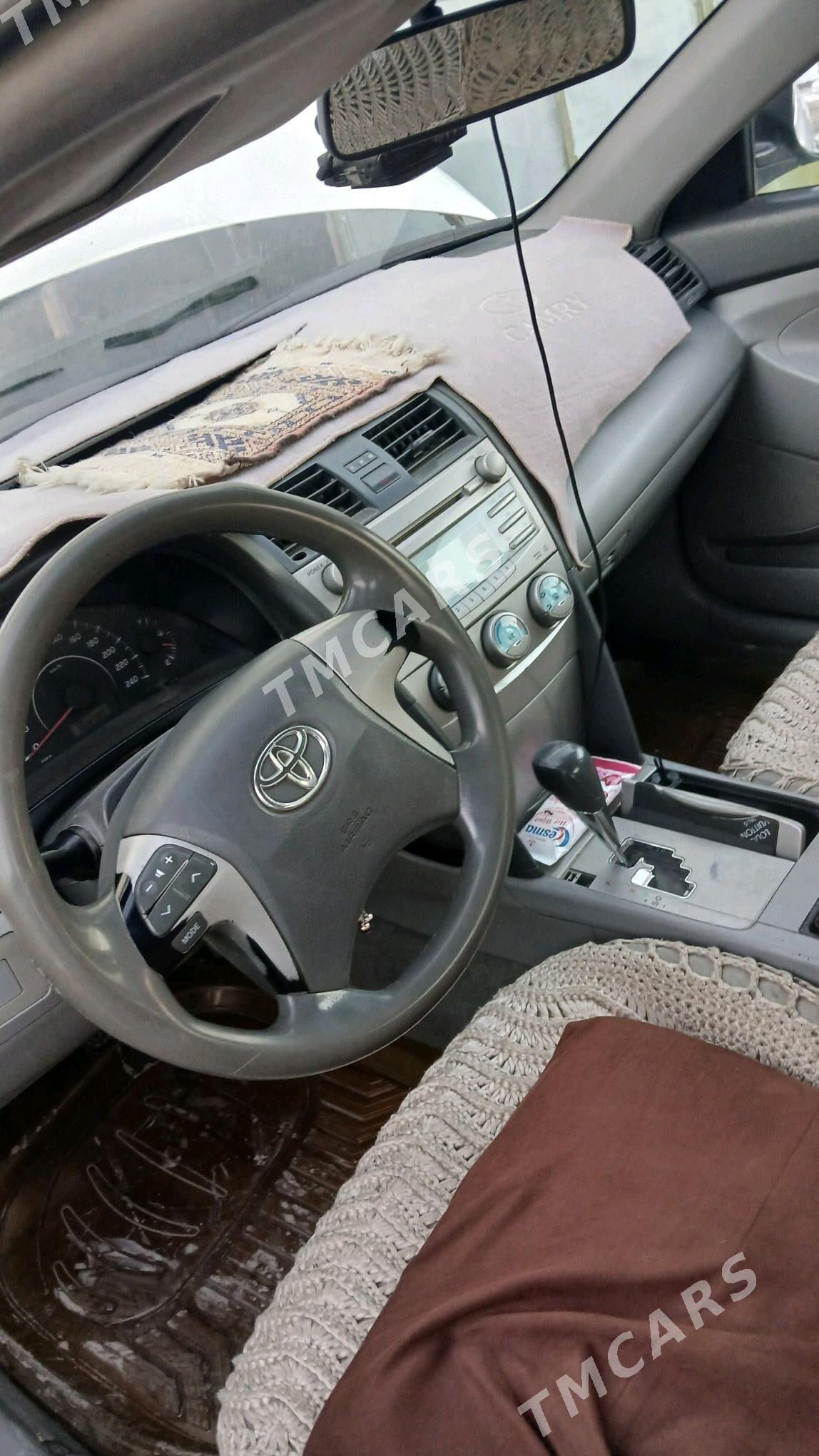 Toyota Camry 2010 - 120 000 TMT - Кака - img 4