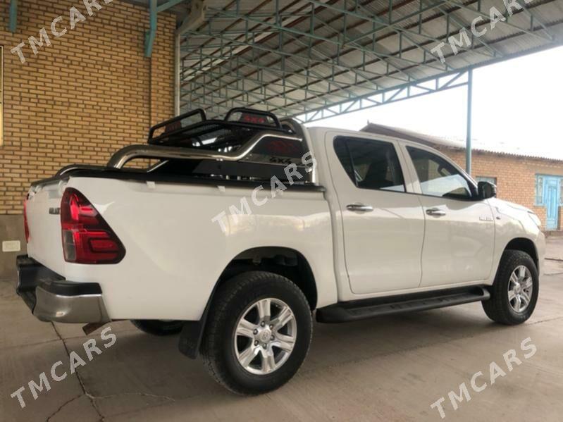 Toyota Hilux 2020 - 500 000 TMT - Серахс - img 5