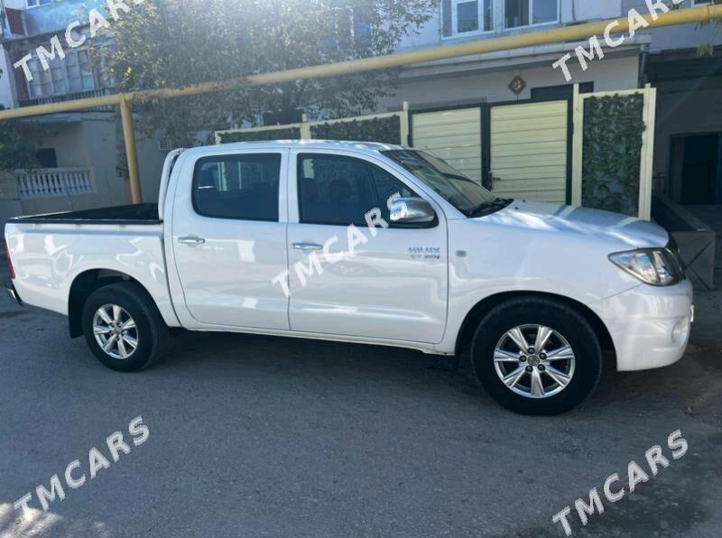 Toyota Hilux 2010 - 200 000 TMT - Гумдаг - img 2