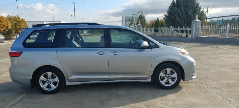 Toyota Sienna 2018 - 355 000 TMT - Улица Г. Кулиева (Объездная) - img 10