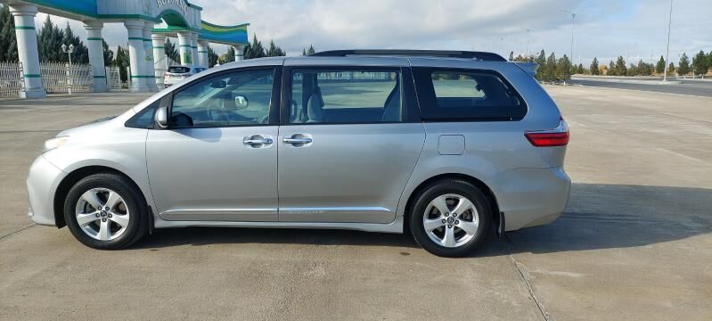 Toyota Sienna 2018 - 355 000 TMT - Улица Г. Кулиева (Объездная) - img 9