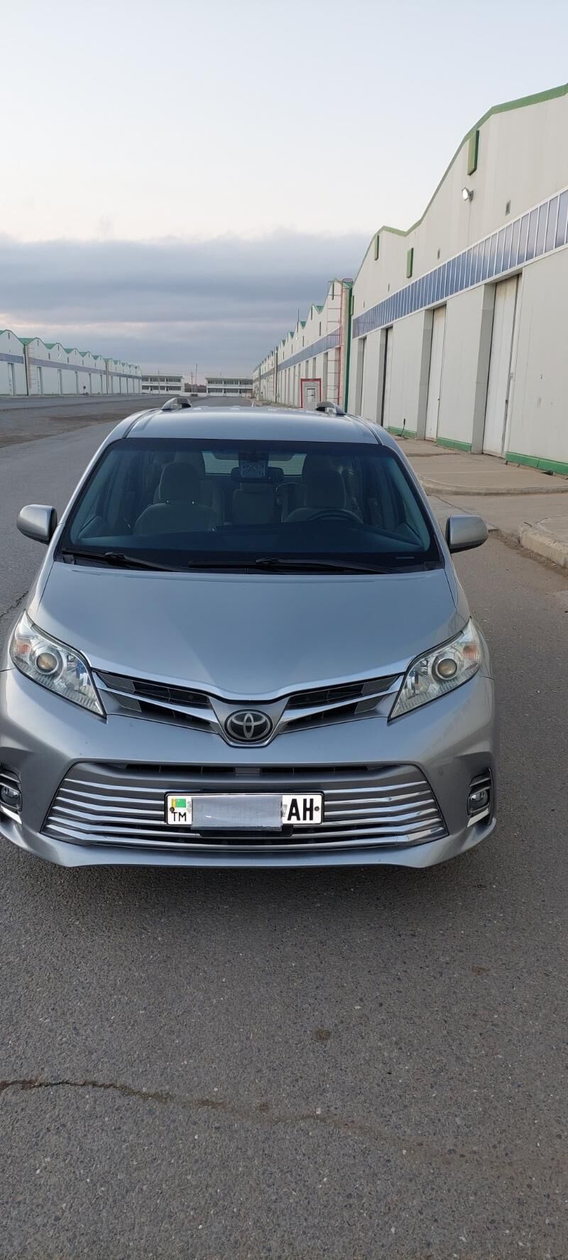 Toyota Sienna 2018 - 355 000 TMT - Улица Г. Кулиева (Объездная) - img 7