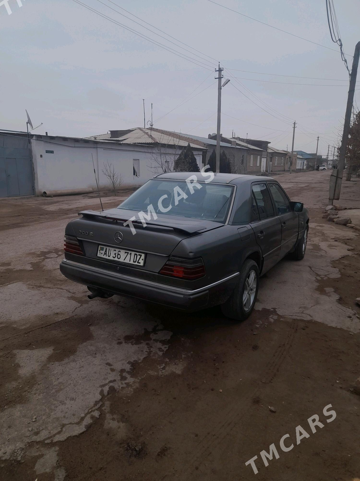 Mercedes-Benz 300E 1993 - 35 000 TMT - Daşoguz - img 3