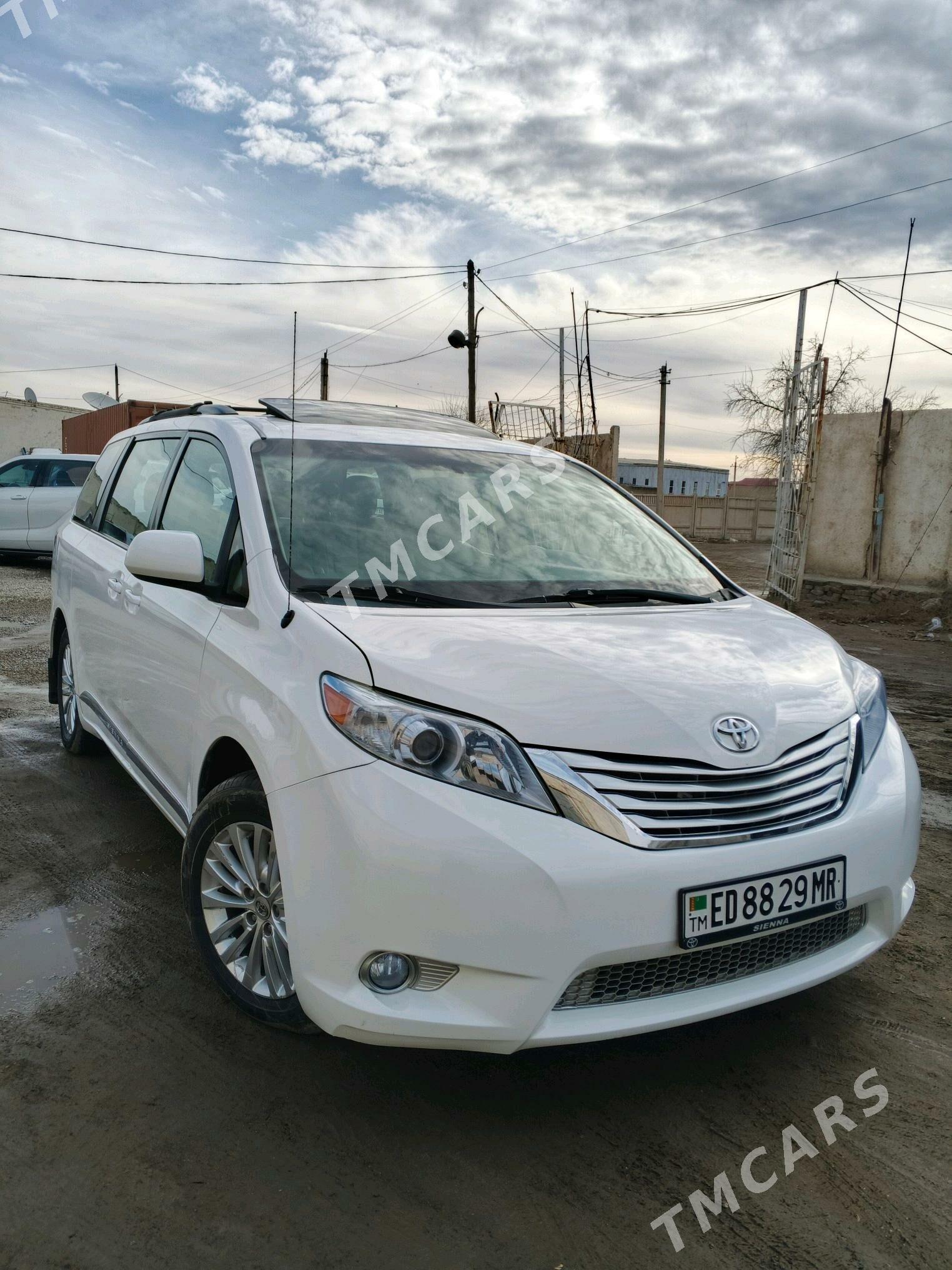 Toyota Sienna 2012 - 294 000 TMT - Мары - img 3