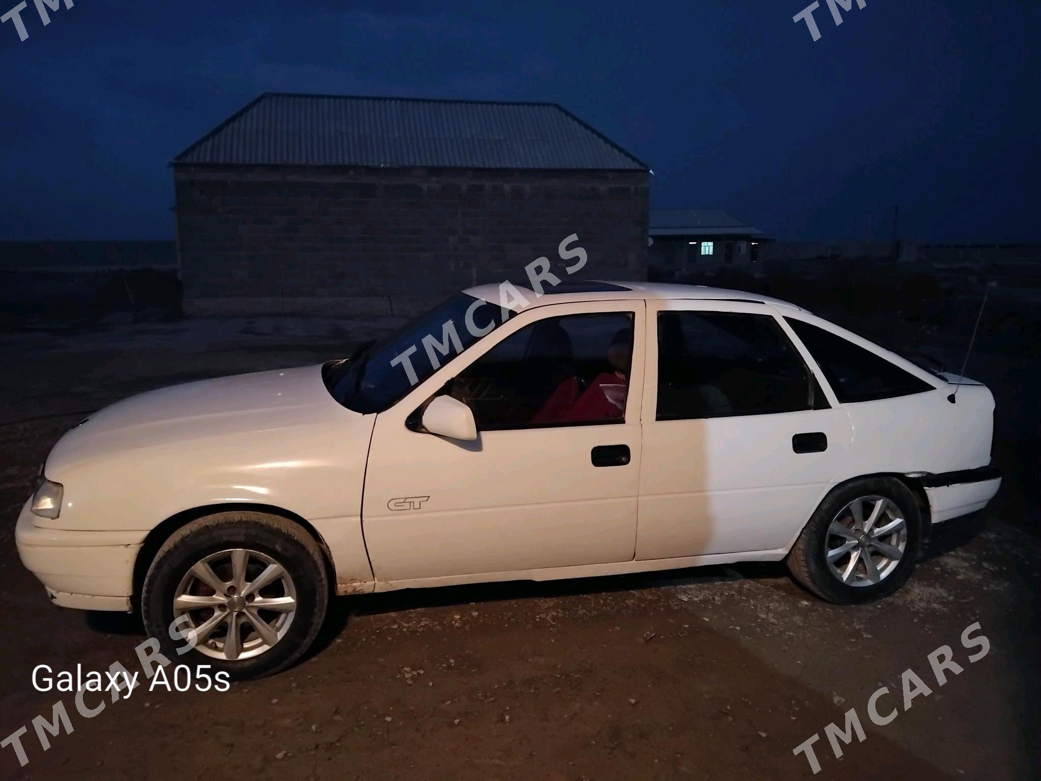 Opel Vectra 1991 - 27 000 TMT - Bäherden - img 5