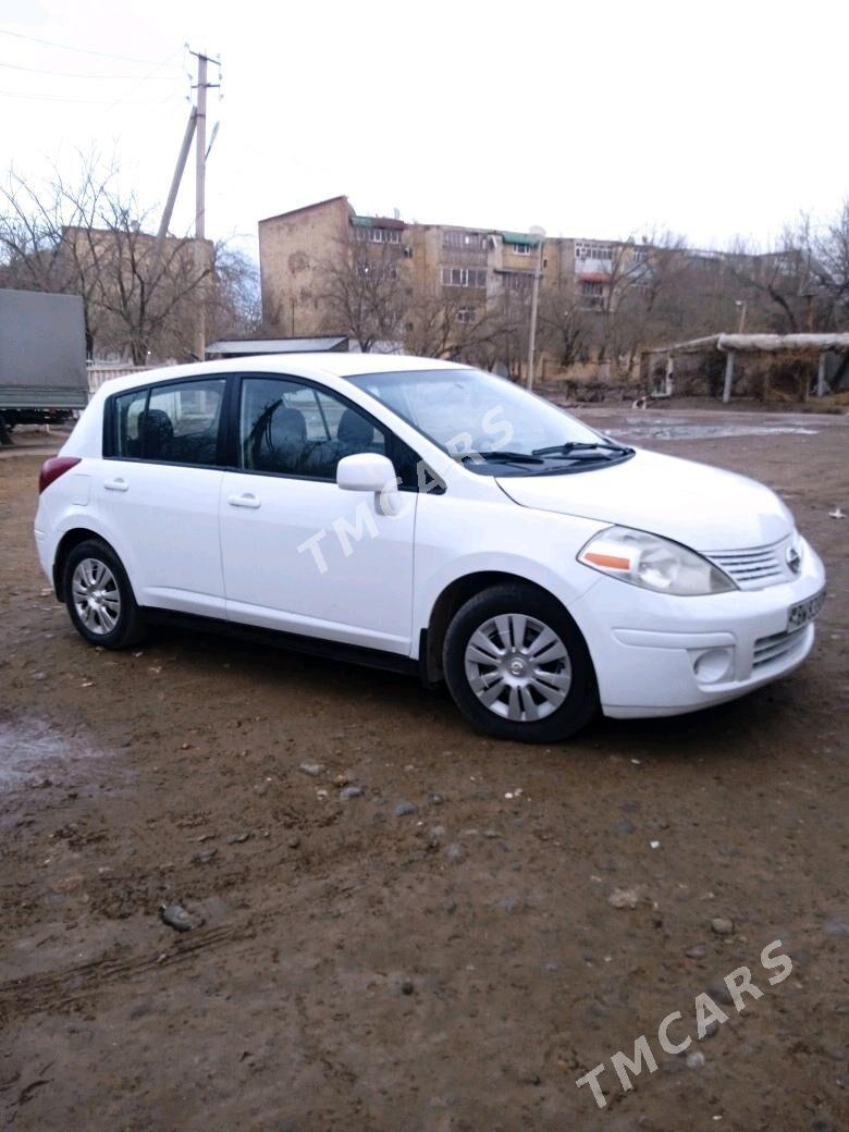 Nissan Versa 2010 - 82 000 TMT - Мары - img 5