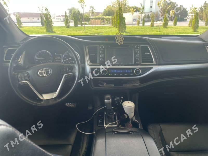 Toyota Highlander 2018 - 420 000 TMT - Türkmenabat - img 4