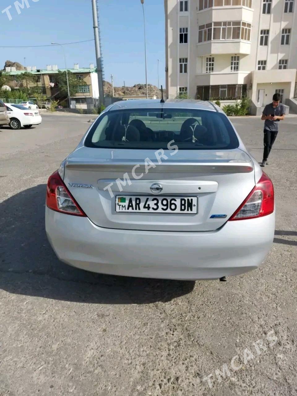 Nissan Versa 2013 - 120 000 TMT - Türkmenbaşy - img 2