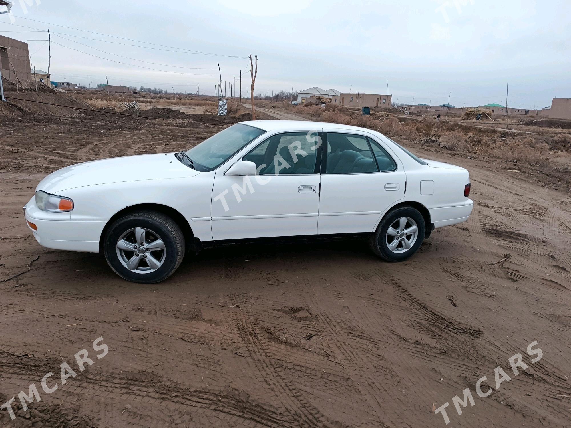 Toyota Camry 1995 - 79 000 TMT - Гурбансолтан Едже - img 4