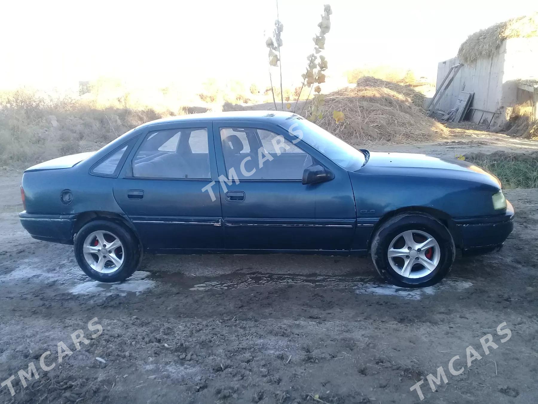 Opel Vectra 1989 - 15 000 TMT - Гурбансолтан Едже - img 2