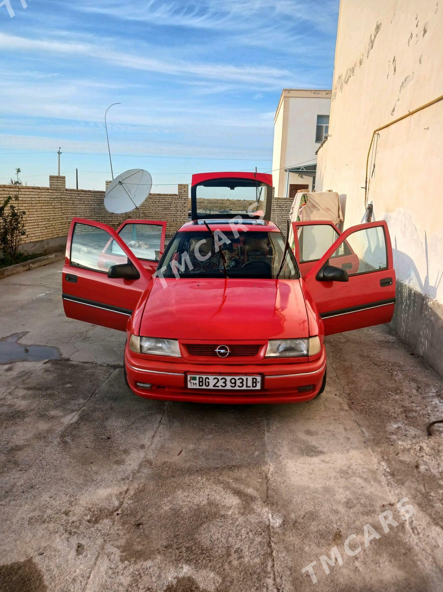 Opel Vectra 1995 - 30 000 TMT - Сейди - img 2