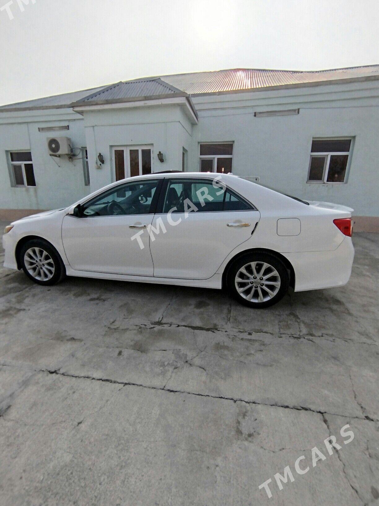 Toyota Camry 2012 - 200 000 TMT - Бахарден - img 3