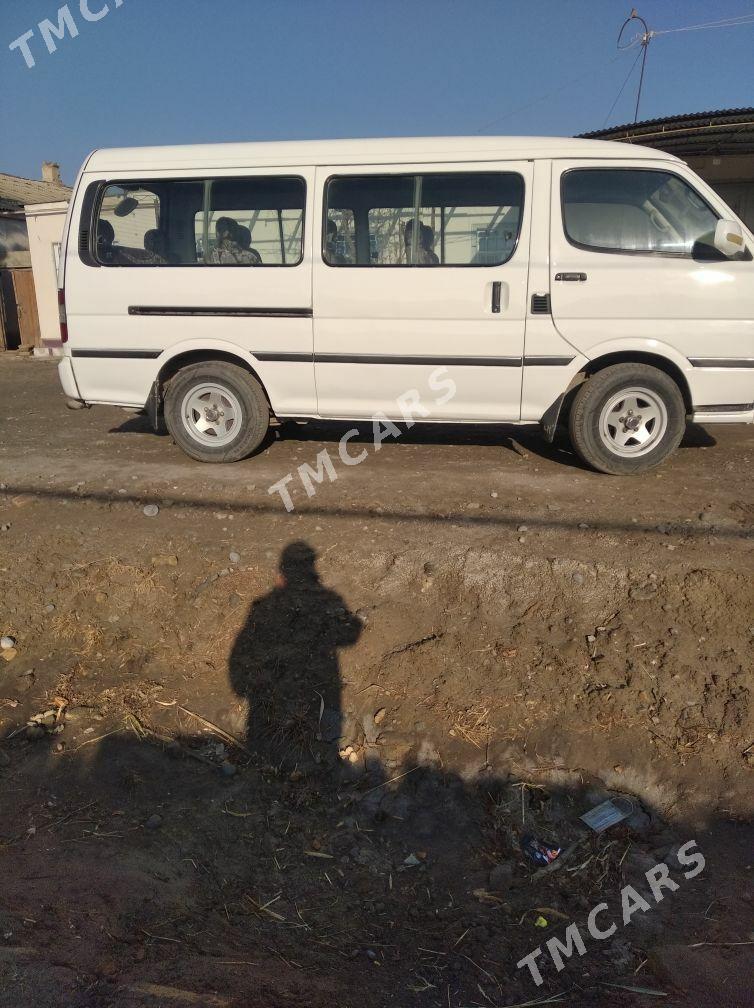 Toyota Hiace 2010 - 100 000 TMT - Сакар - img 2