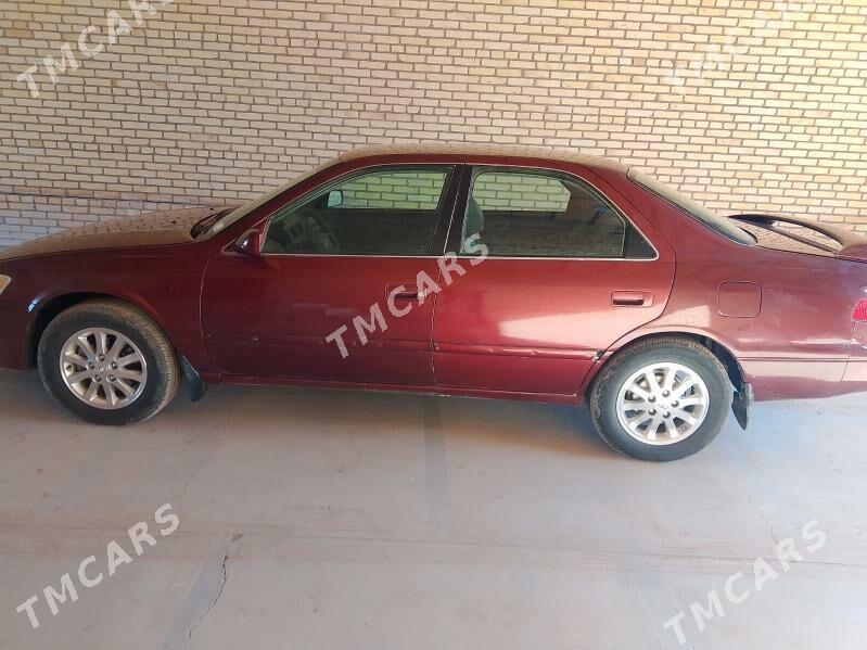 Toyota Camry 2000 - 125 000 TMT - Halaç - img 4