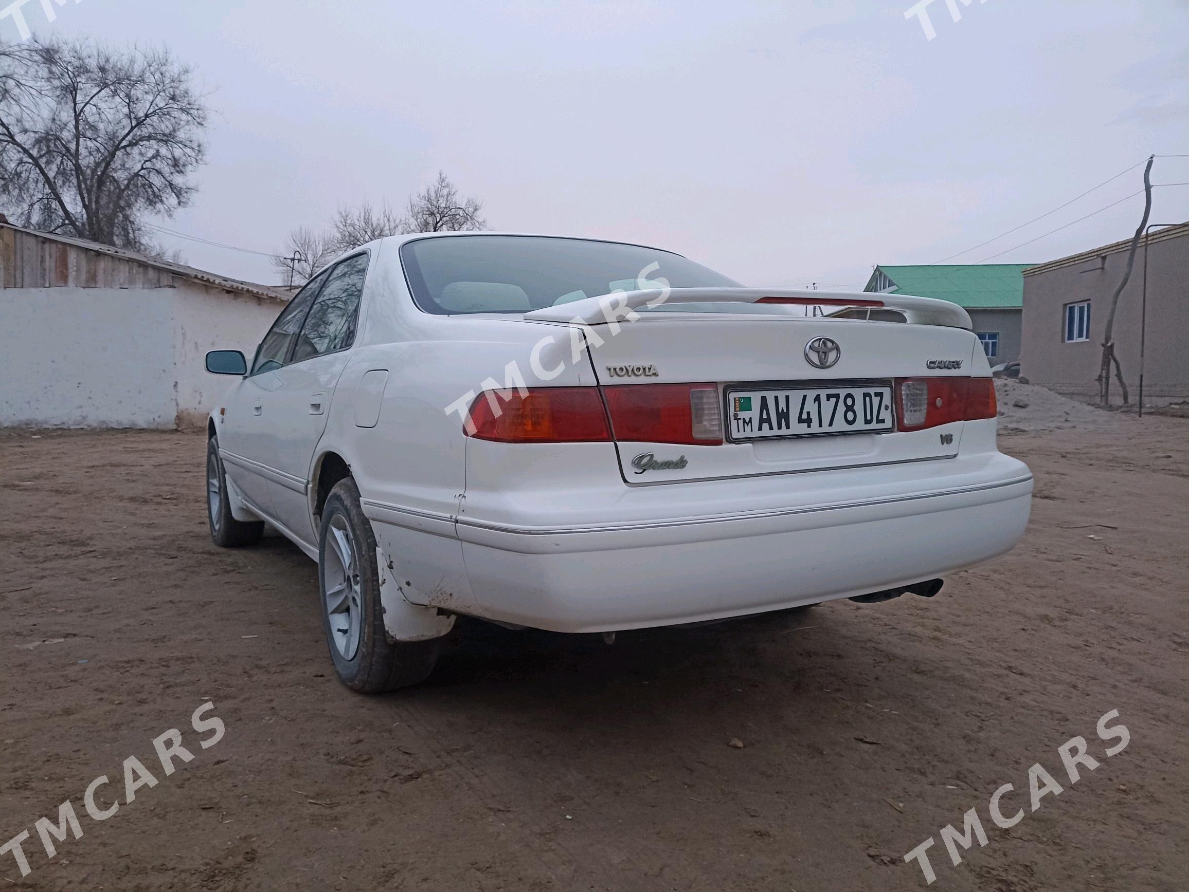 Toyota Camry 2000 - 140 000 TMT - Кёнеургенч - img 3