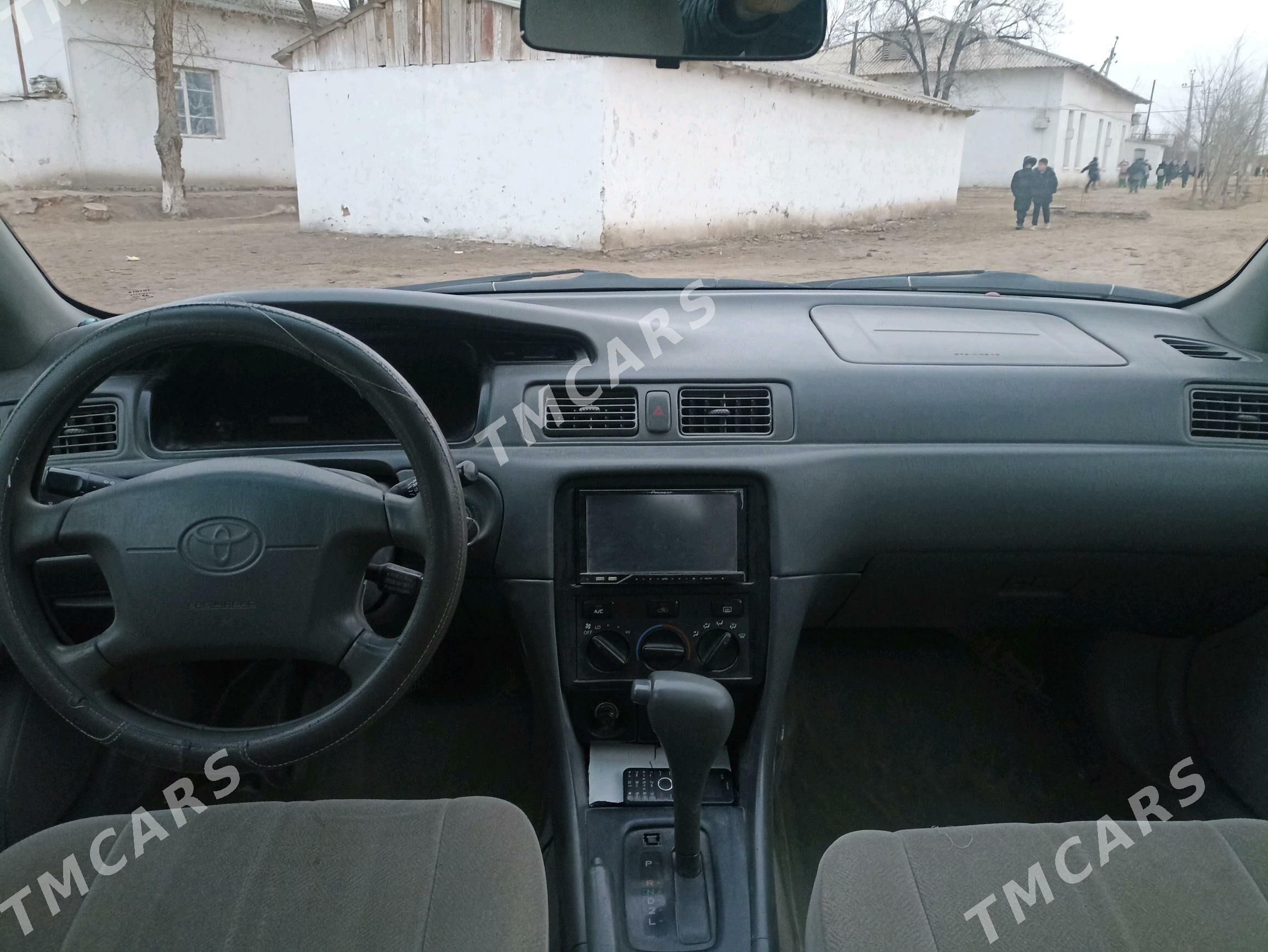 Toyota Camry 2000 - 140 000 TMT - Кёнеургенч - img 6