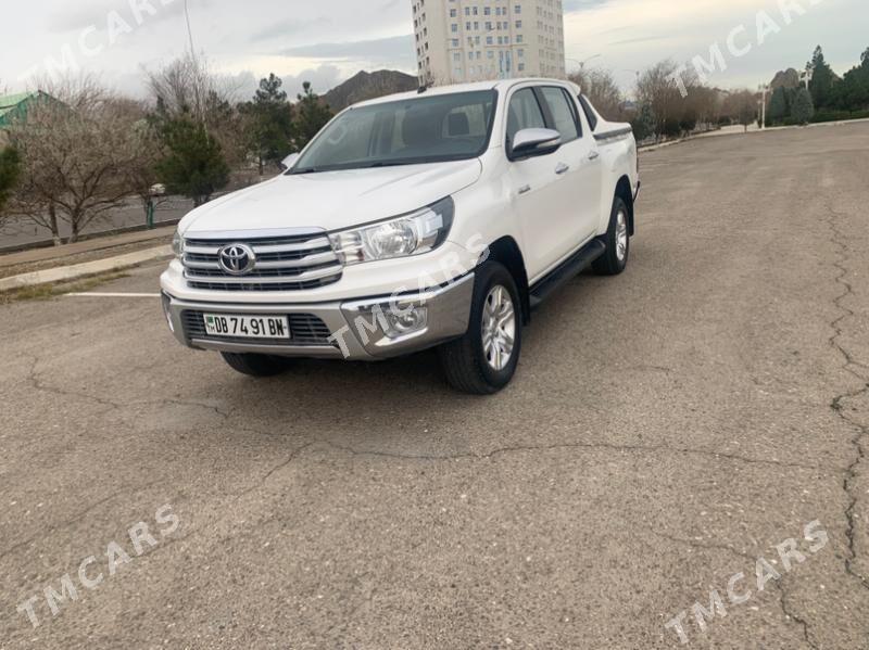 Toyota Hilux 2017 - 460 000 TMT - Туркменбаши - img 8