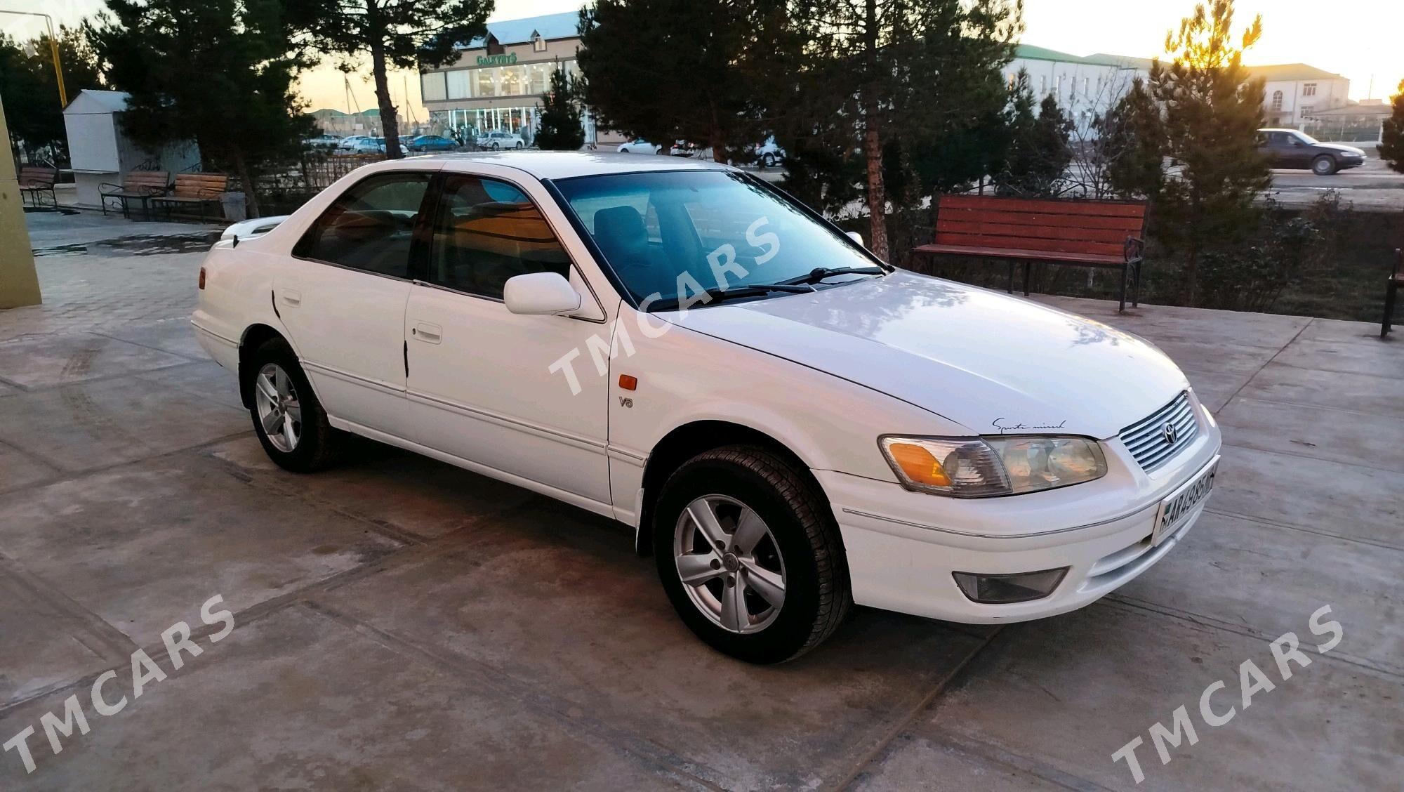 Toyota Camry 2000 - 99 000 TMT - Байрамали - img 3