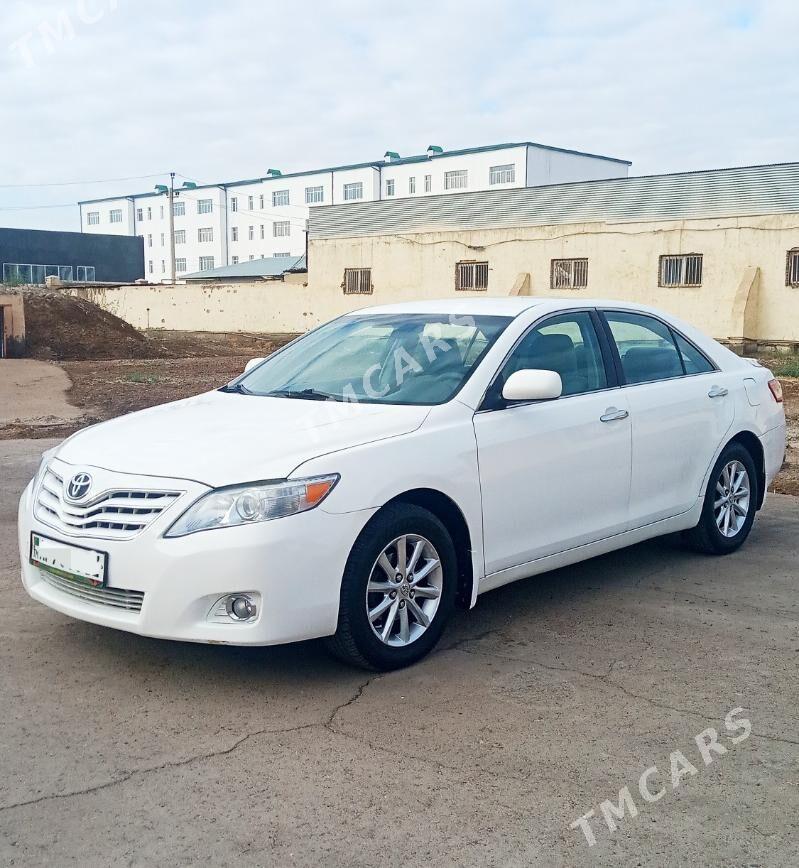 Toyota Camry 2010 - 130 000 TMT - Дашогуз - img 2