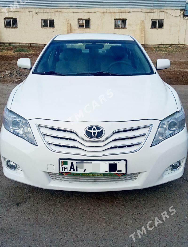 Toyota Camry 2010 - 130 000 TMT - Дашогуз - img 4