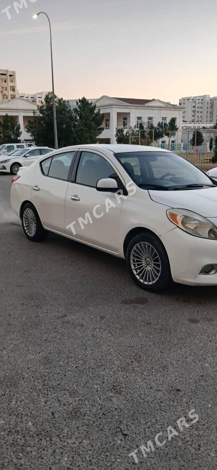 Nissan Versa 2013 - 97 000 TMT - Ашхабад - img 4