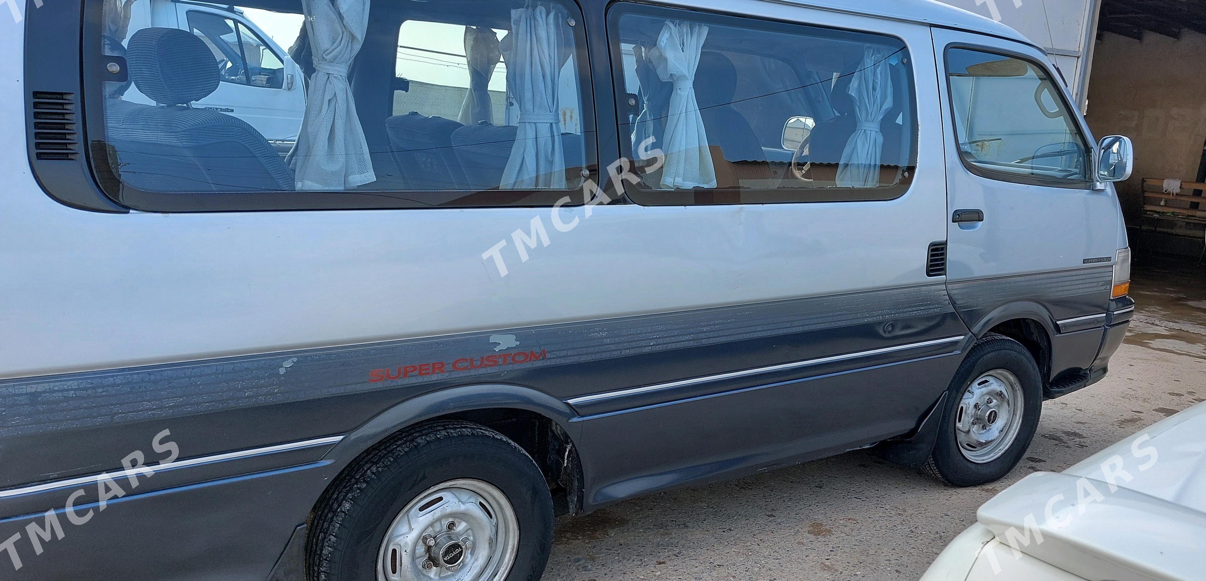 Toyota Hiace 1990 - 65 000 TMT - Мары - img 3