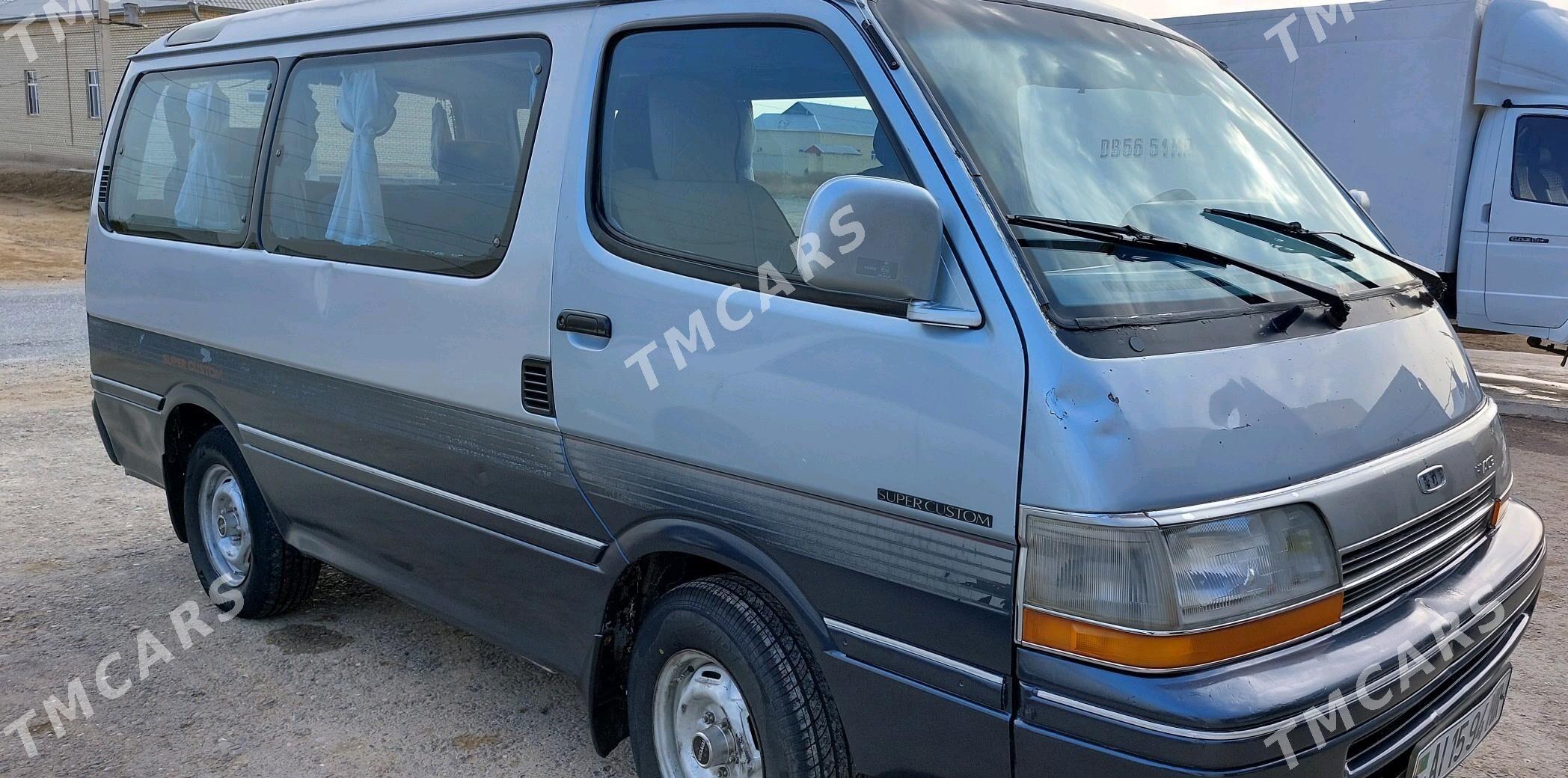 Toyota Hiace 1990 - 65 000 TMT - Мары - img 4