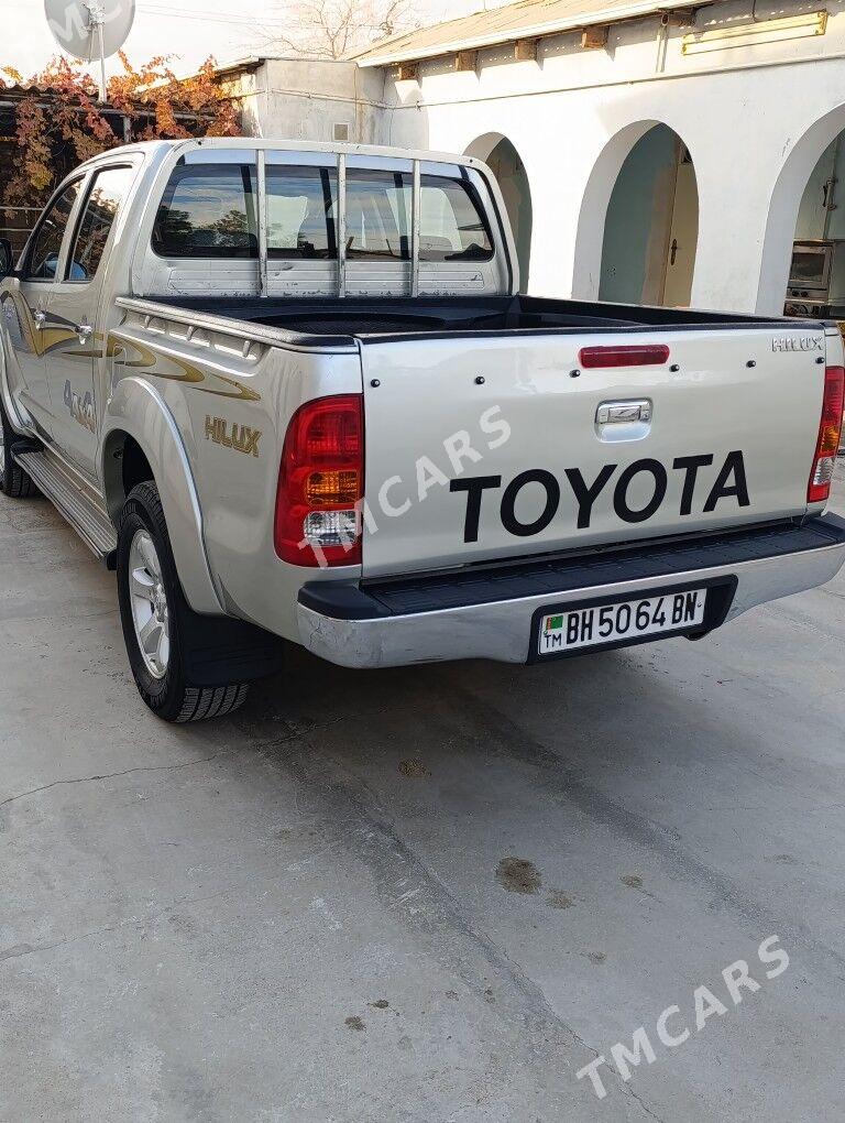 Toyota Hilux 2008 - 250 000 TMT - Balkanabat - img 3