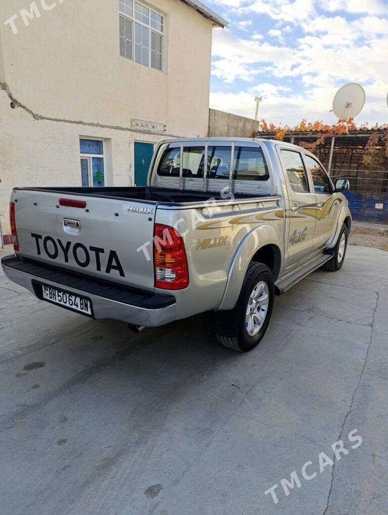 Toyota Hilux 2008 - 250 000 TMT - Balkanabat - img 4