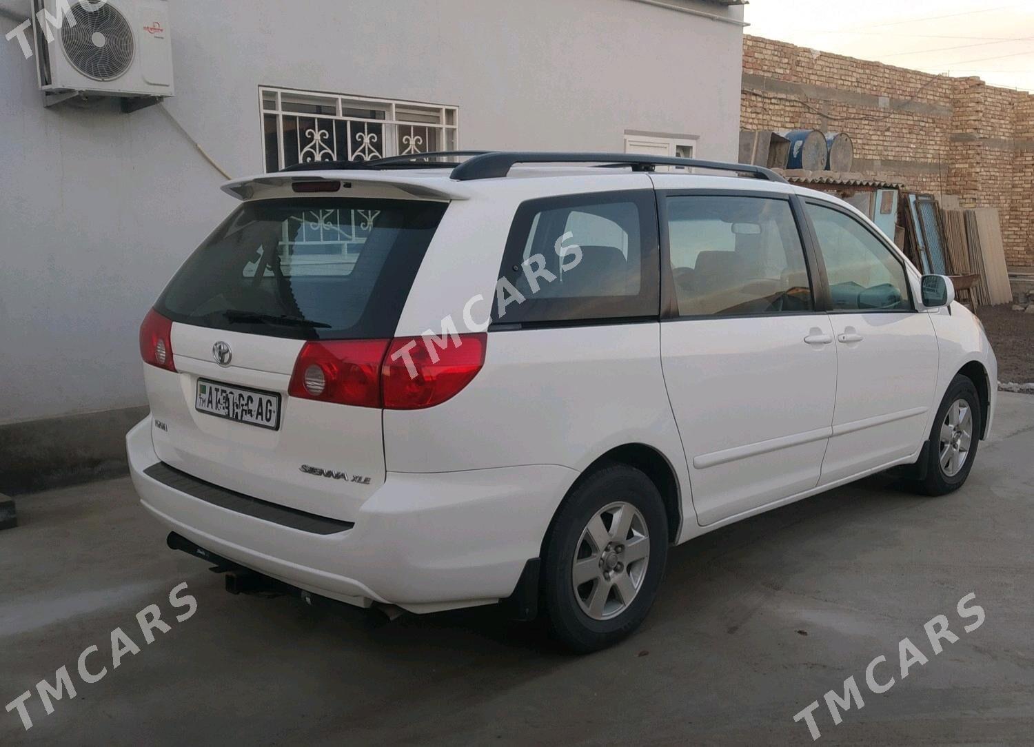 Toyota Sienna 2008 - 210 000 TMT - Хитровка - img 5