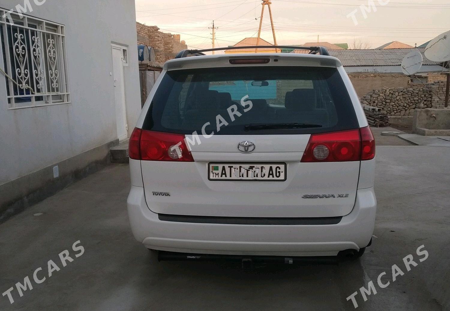 Toyota Sienna 2008 - 210 000 TMT - Хитровка - img 4