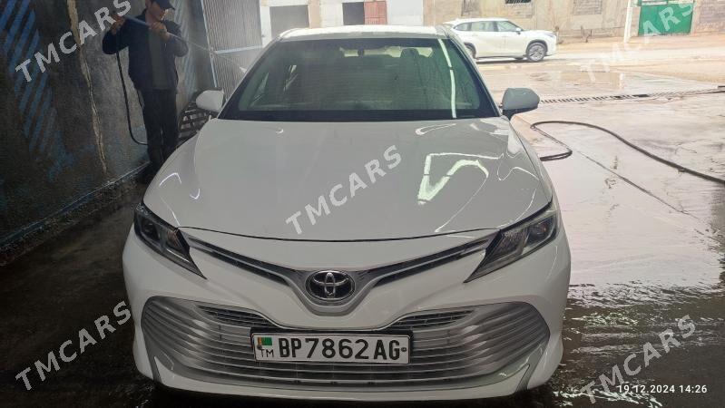 Toyota Camry Hybrid 2018 - 300 000 TMT - Ашхабад - img 2