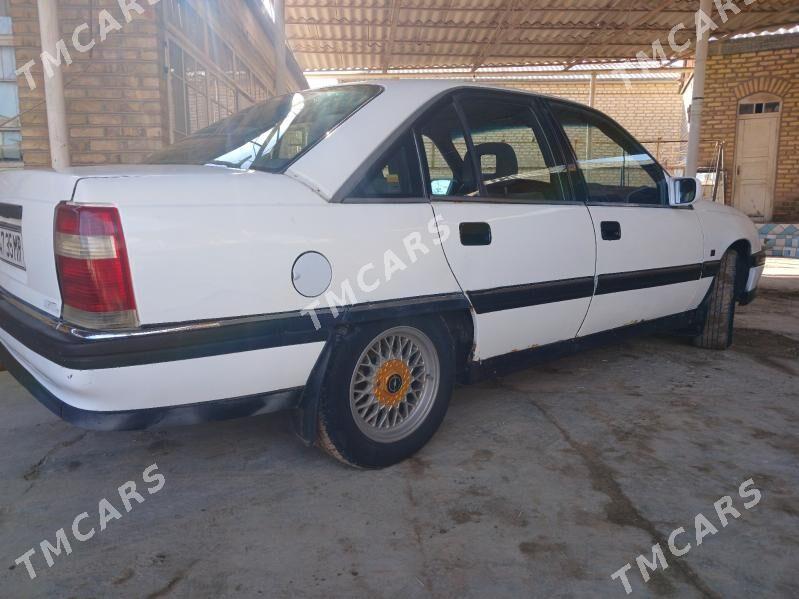 Opel Omega 1991 - 25 000 TMT - Мургап - img 3