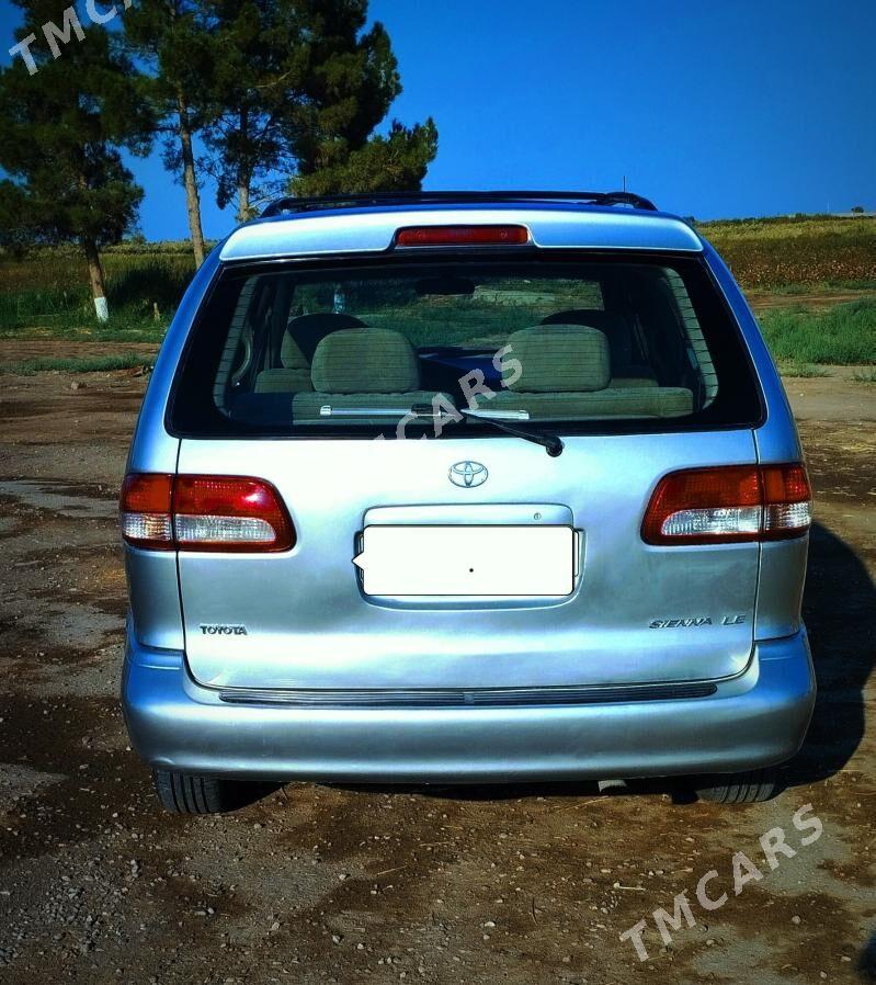 Toyota Sienna 2002 - 155 000 TMT - Çärjew - img 4