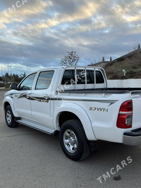 Toyota Hilux 2014 - 320 000 TMT - Türkmenbaşy - img 4