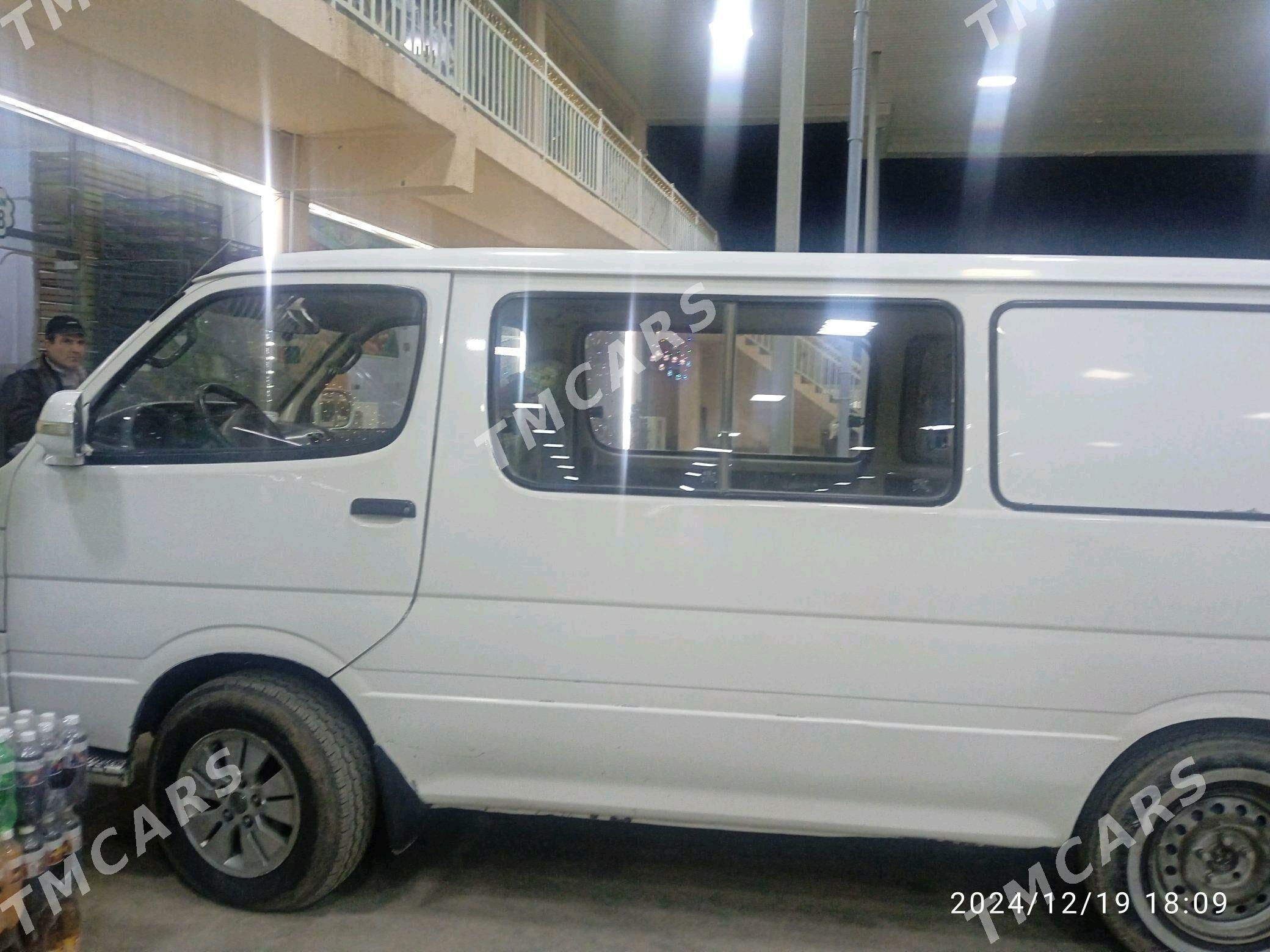 Toyota Hiace 2010 - 90 000 TMT - Mary - img 3