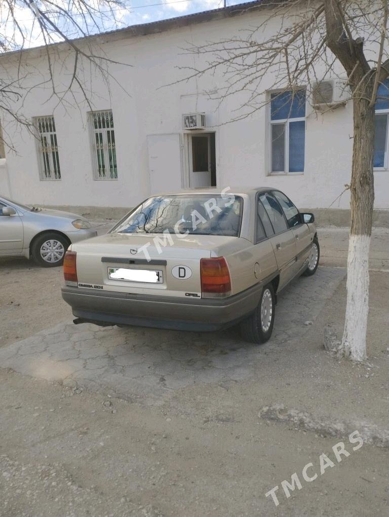 Opel Omega 1989 - 30 000 TMT - Балканабат - img 3