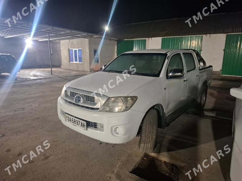 Toyota Hilux 2008 - 180 000 TMT - Ак-Бугдайский этрап - img 2