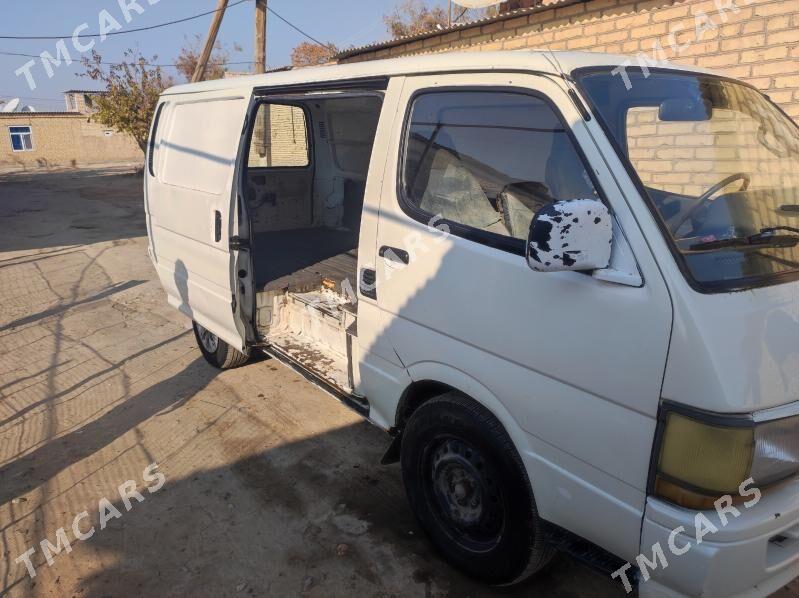 Toyota Hiace 1995 - 70 000 TMT - Саят - img 2