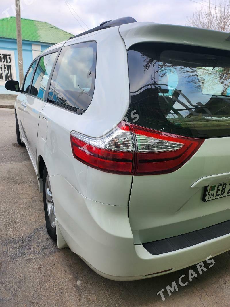 Toyota Sienna 2019 - 319 000 TMT - Aşgabat - img 4