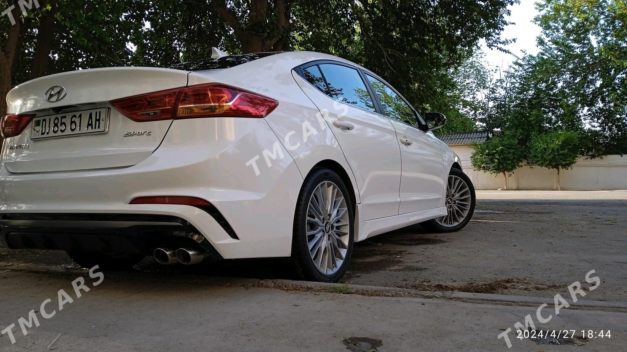 Hyundai Elantra 2017 - 190 000 TMT - Ак-Бугдайский этрап - img 3